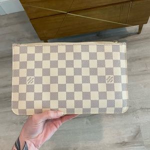 Authentic Louis Vuitton Neverfull Wristlet